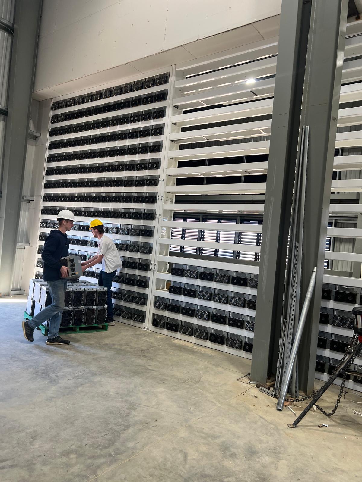 365Mining Iowa Facility - Aerial View with Renewable Energy